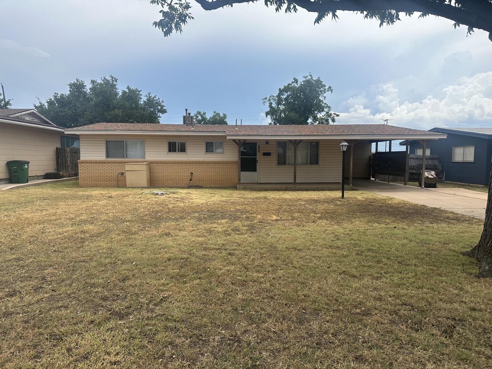 Property Photo:  135 Oakwood Street  TX 76903 