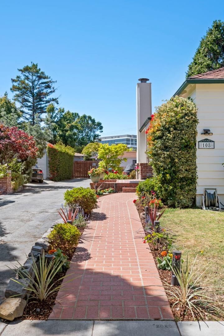 Property Photo:  108 Burlingame Avenue  CA 94010 