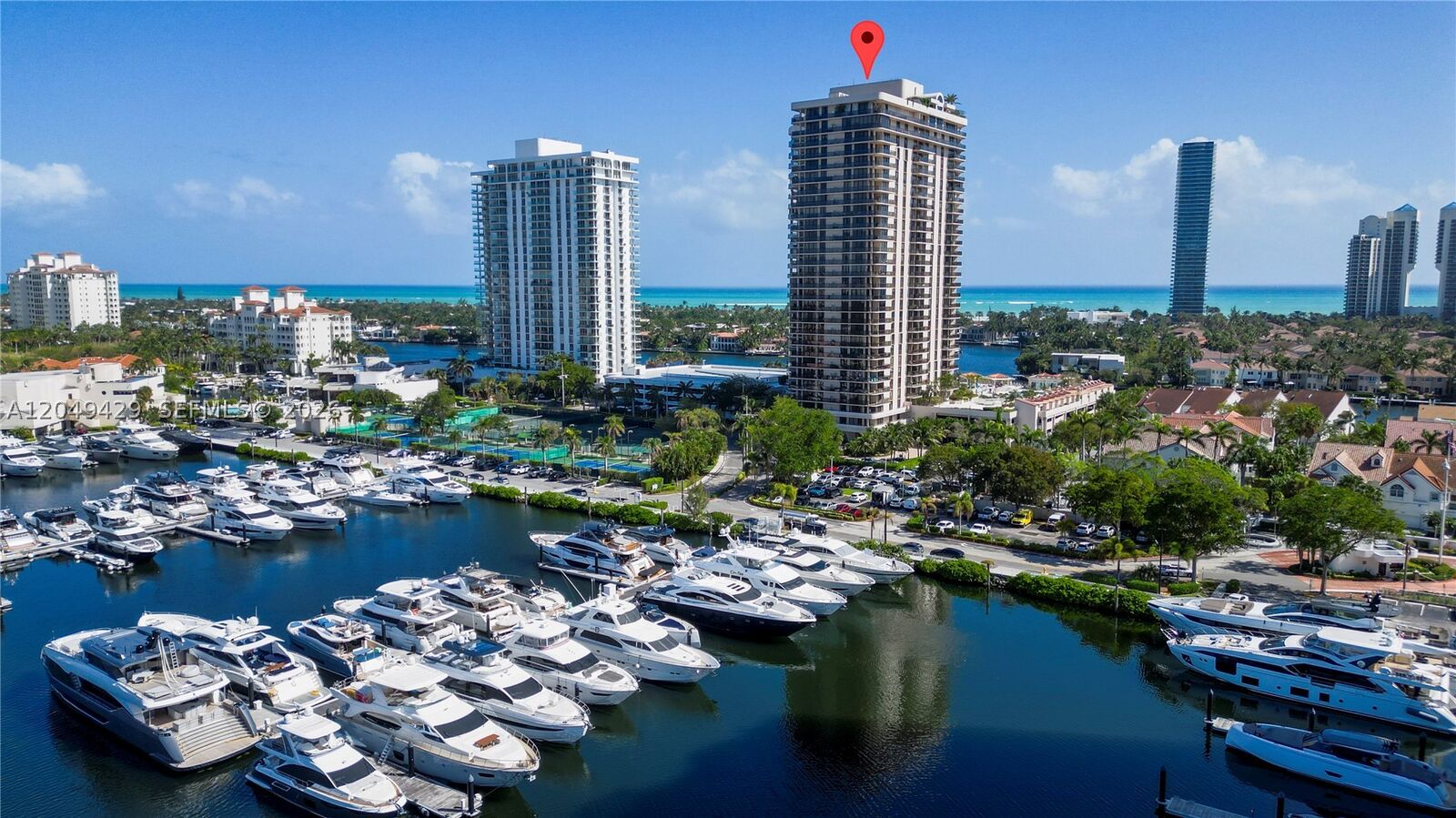 Property Photo:  19667 Turnberry Way 19K  FL 33180 