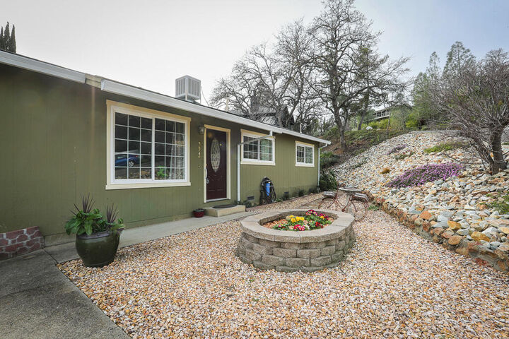 Property Photo: 3345 Oakwood Place CA 96001