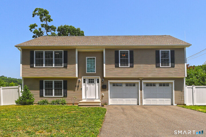 Property Photo: 770 Buckingham Avenue CT 06460