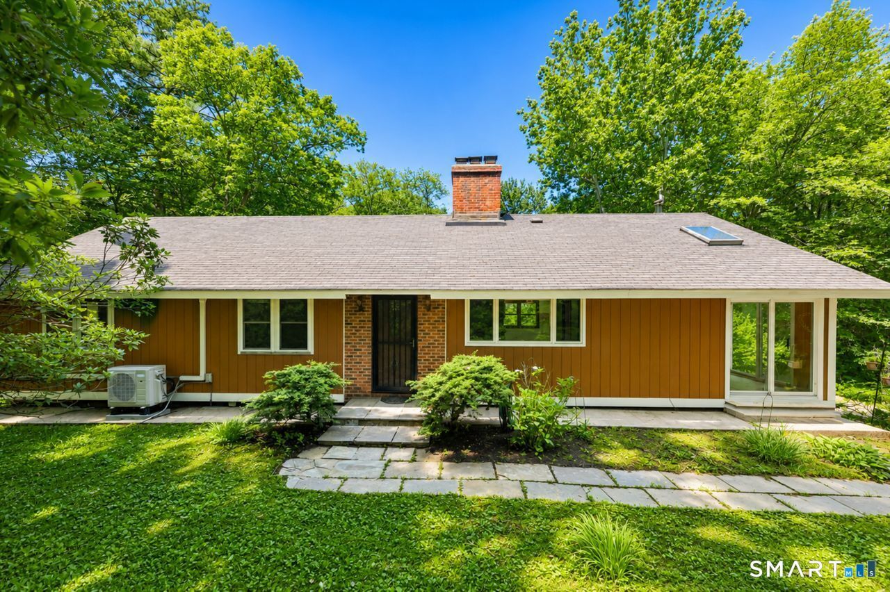 Property Photo:  32 Hallsey Lane  CT 06525 