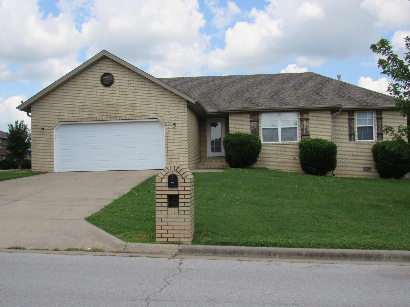 Property Photo:  572 S Carriage Crossing  MO 65714 