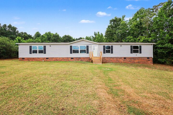 Property Photo:  205 Dillon Street  SC 29323 