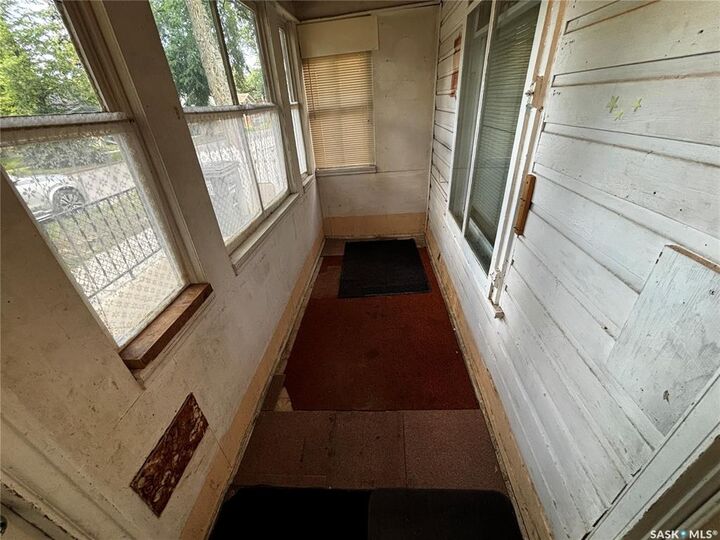 Property Photo: 428 I Avenue S SK S7M 1Y4