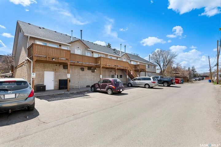 Property Photo: 4008 Dewdney Avenue SK S4T 1A2