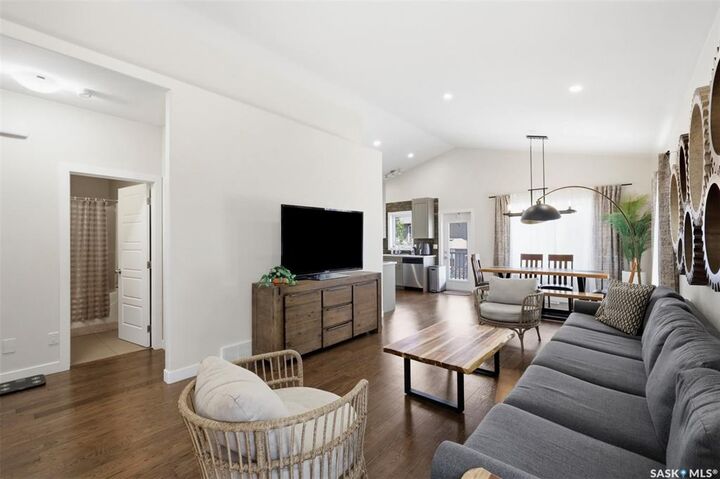 Property Photo:  359 Underhill Bend  SK S7V 0N1 