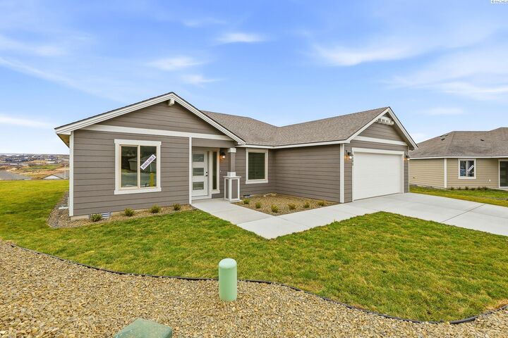 Property Photo:  6485 W 29th Ct  WA 99338 