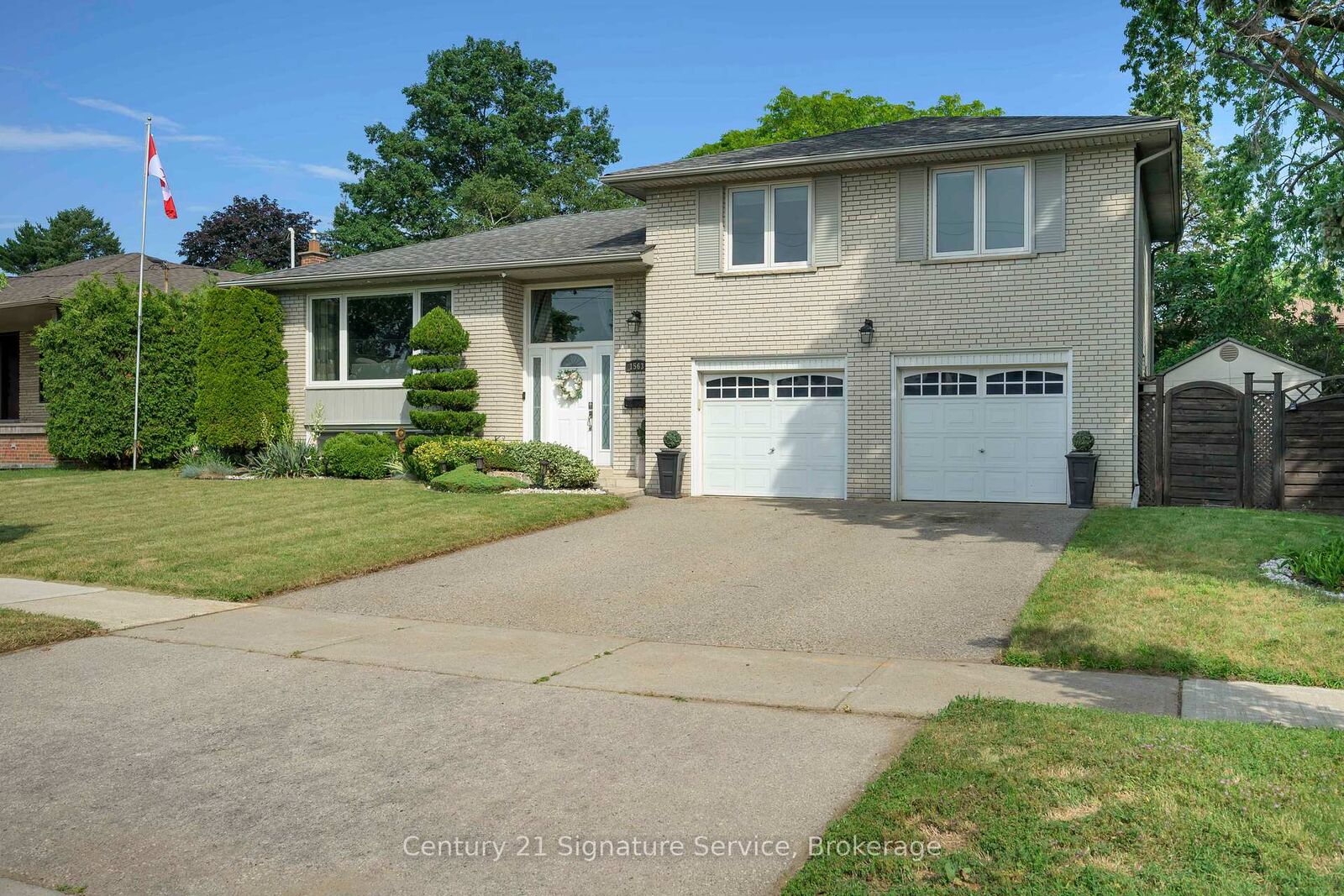 Property Photo: 1563 Brentano Boulevard ON L4X 1A5