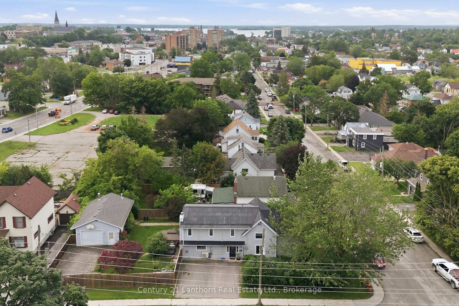 Property Photo:  89 Gordon Street  ON K8P 3E7 