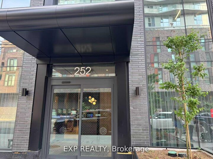 Property Photo:  252 Church Street 5510  ON M5B 0E6 