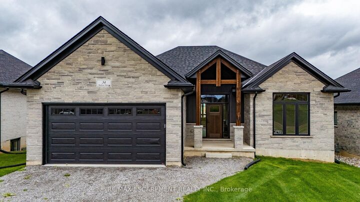 34 Andrew Avenue — photo 1