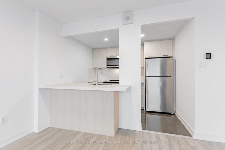Property Photo: 191 Sherbourne Street 1718 ON M5A 3X1