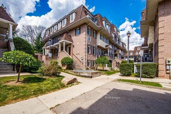 52 Sidney Belsey Crescent 204 — photo 1