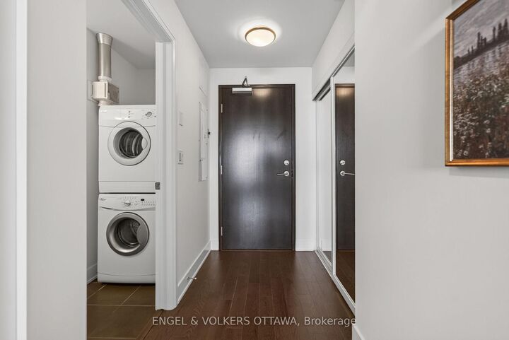 Property Photo: 1035 Bank Street 1501 ON K1H 7R1