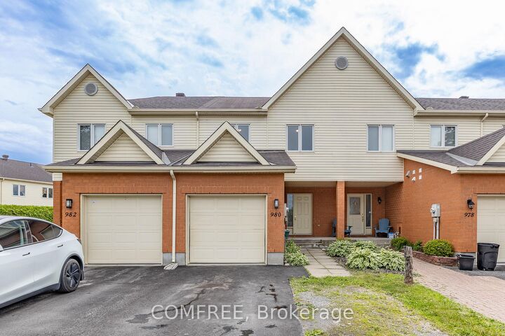 Property Photo: 980 Heritage Drive ON K4K 1V3