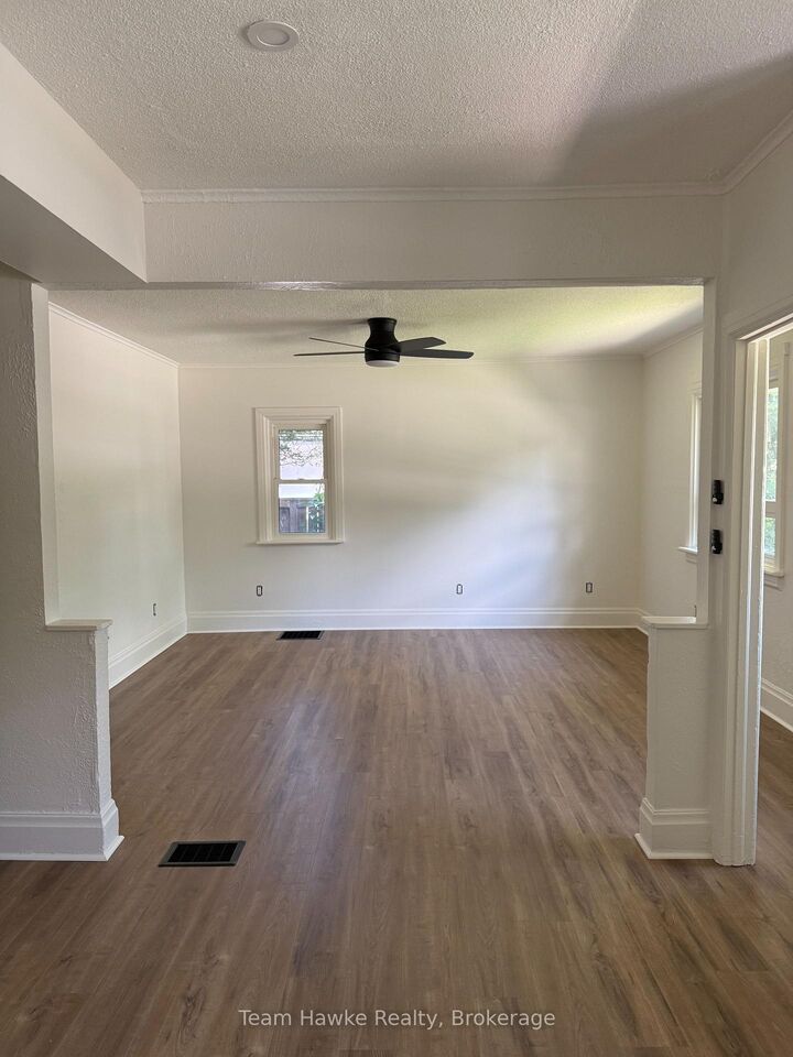 Property Photo:  458 Russell Street  ON L4R 3B3 