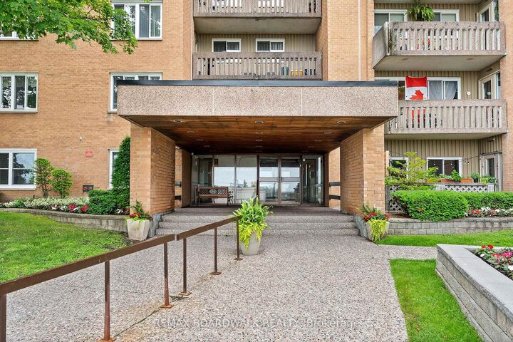 Property Photo: 1599 Lassiter Terrace 503 ON K1J 8R6
