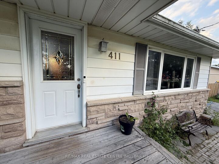 Property Photo:  411 Main Street W  ON N0C 1B0 