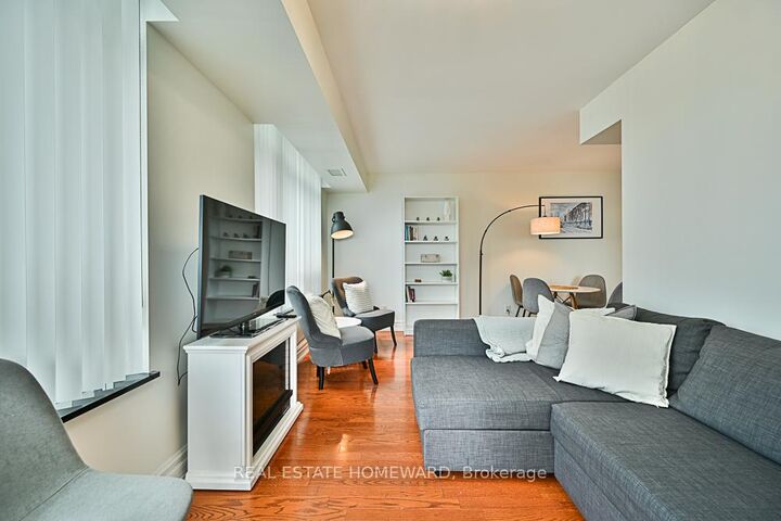 Property Photo:  155 Beecroft Road 2711  ON M2N 7C6 