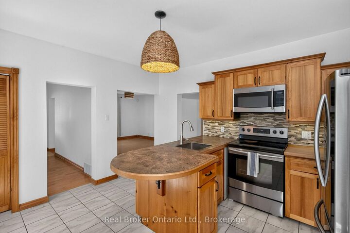 Property Photo: 17 Peel Street ON L9M 1A5