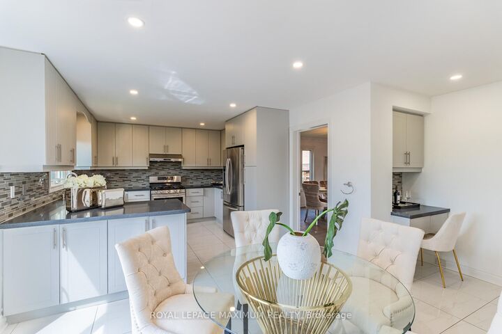 Property Photo:  22 A Waltham Crescent  ON L4B 1Z2 
