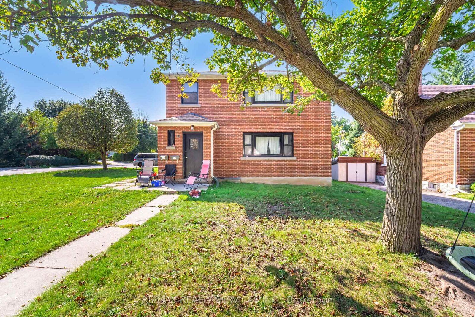 Property Photo: 21 Beverley Street (Lower) ON N2L 2H5