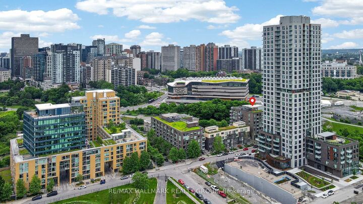 Property Photo:  300 C Lett Street 617  ON K1R 0A8 