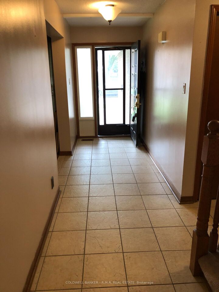 5 Brownridge Crescent — photo 1
