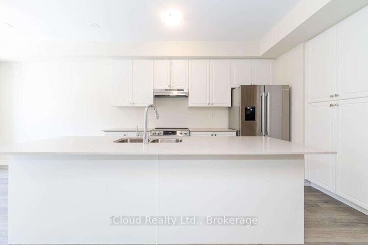 Property Photo: 185 Bedrock Drive 32 ON L8J 0M5