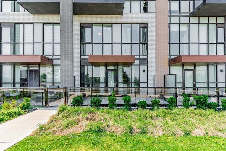 60 George Butchart Drive 4 — photo 1