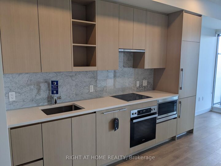 Property Photo:  95 McMahon Drive 701  ON M2K 0H2 
