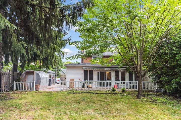 62 Rosedale Avenue W — photo 1