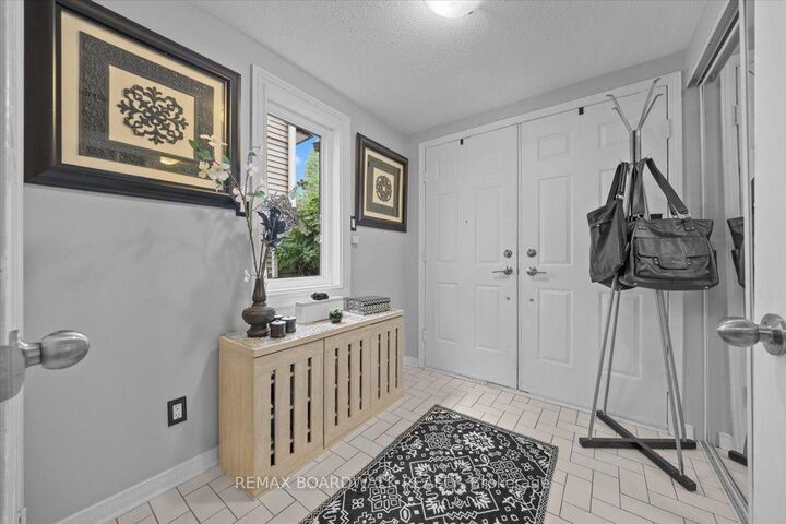 Property Photo: 24 Hackett Street ON K1V 0P7