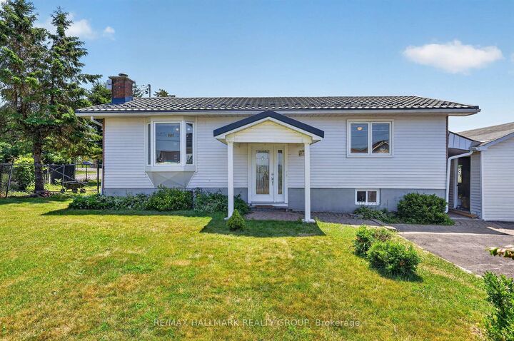 2205 Woods Street — photo 1