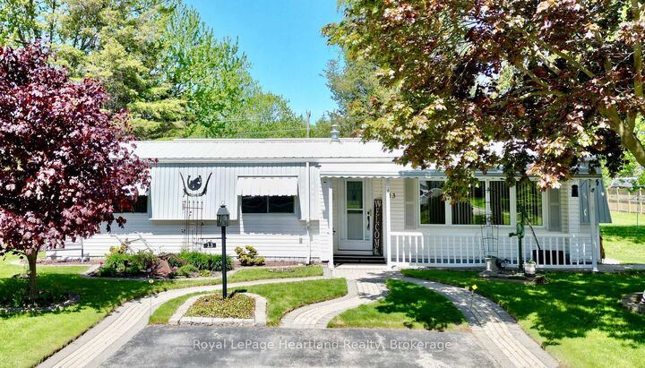 Property Photo:  13 Cypress Point Crescent  ON N0M 1T0 