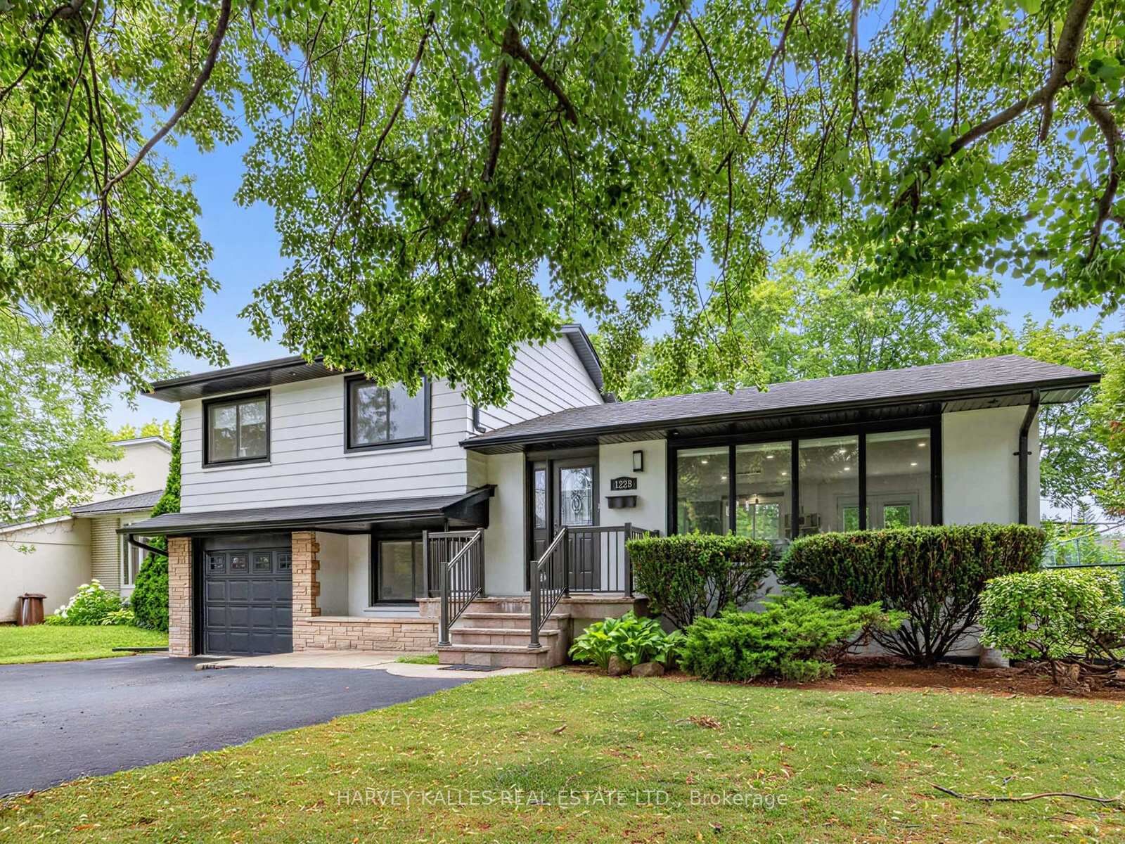 Property Photo: 1228 Pallatine Drive ON L6H 1Z2