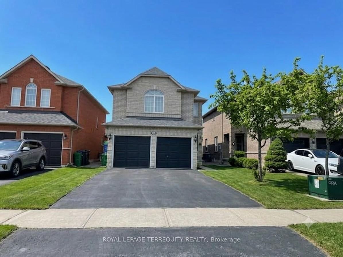 Property Photo: 3813 Ridgepoint Way ON L5N 7T7