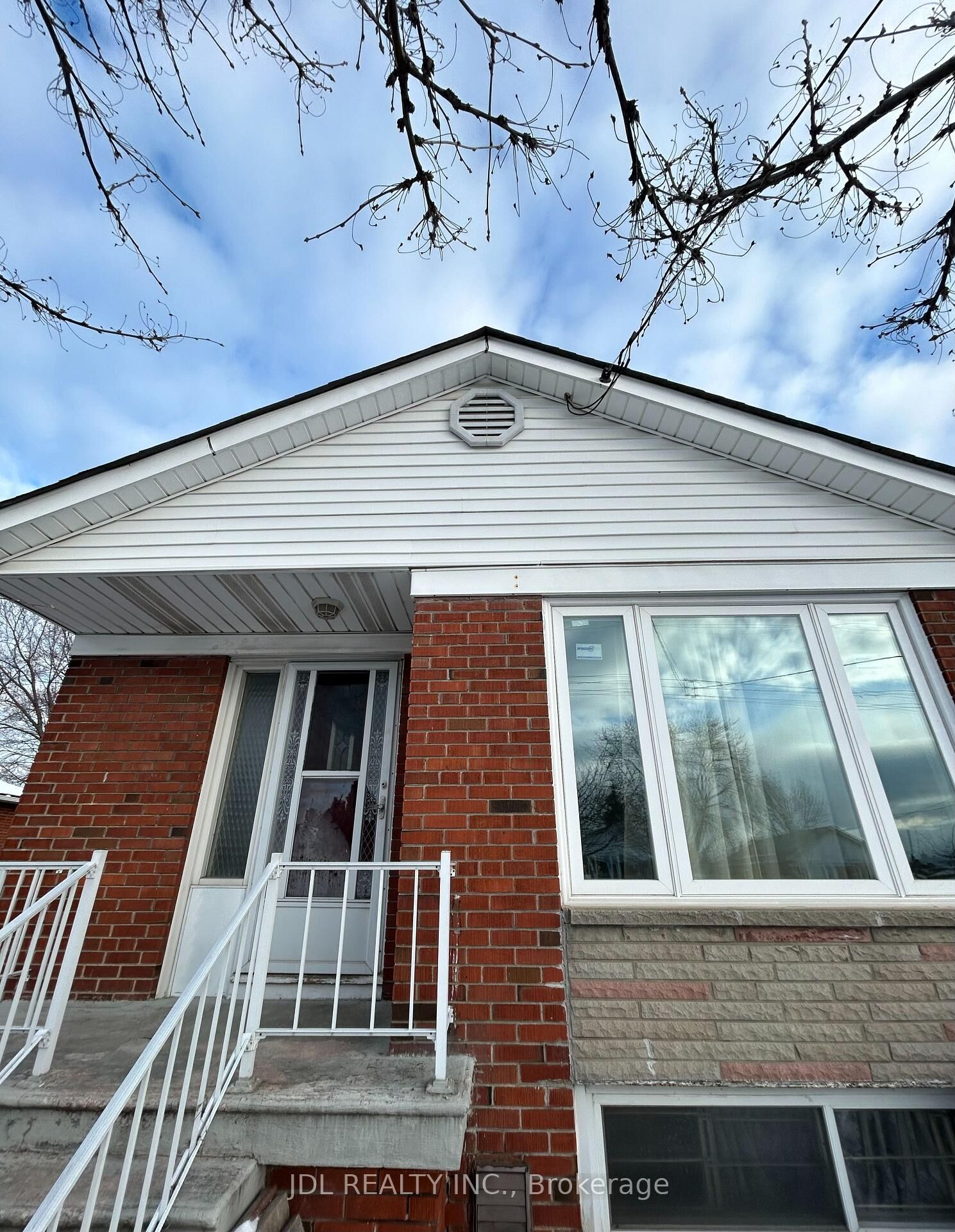Property Photo:  8 Highwood Ave Avenue Basement  ON M1R 2E4 