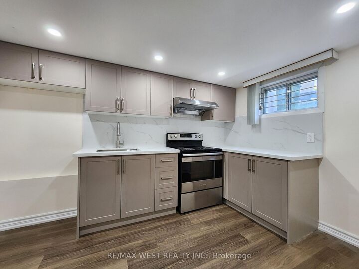 Property Photo:  105 Crocus Drive Bsmt  ON M1R 4T3 