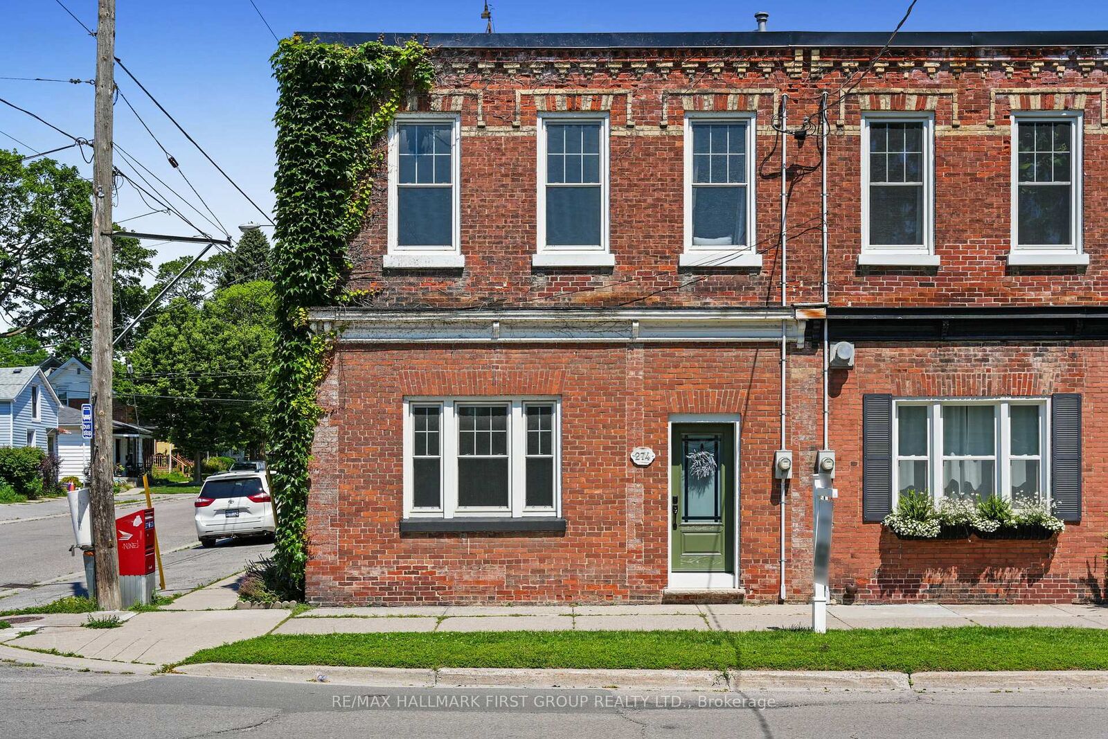 Property Photo: 274 Ridout Street ON L1A 1P5