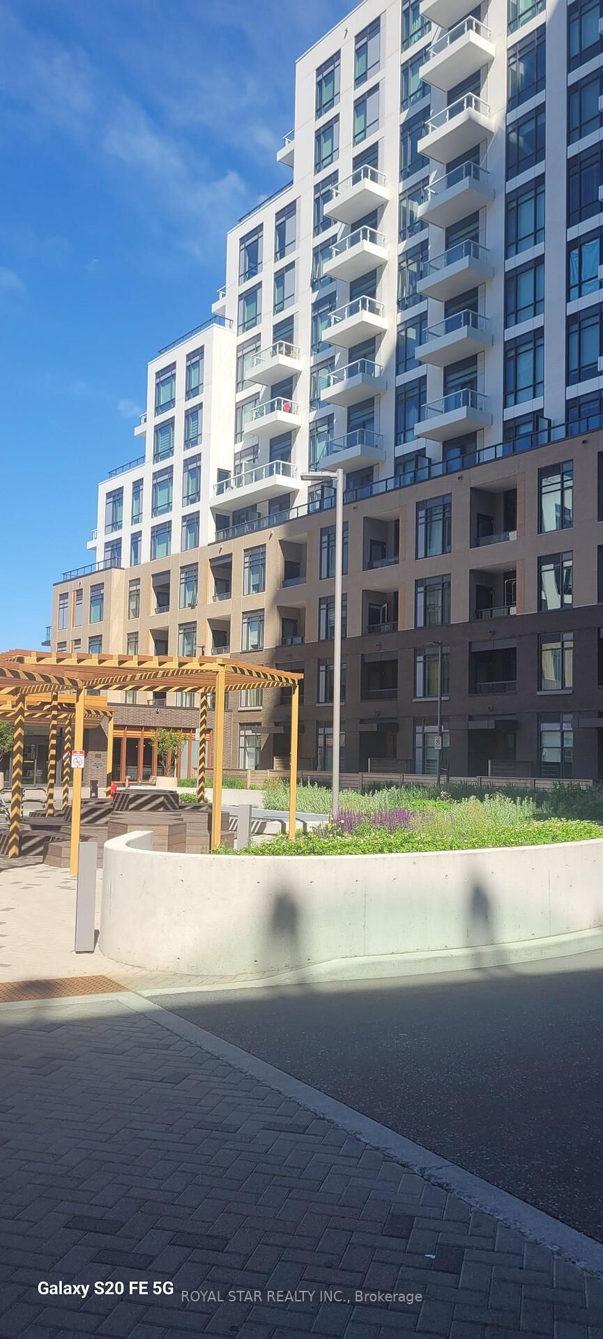 Property Photo: 8 Beverley Glen Boulevard 901 ON L4J 0L5