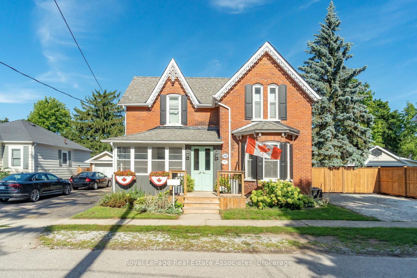 Property Photo: 231 Arthur Street ON L7J 1L9