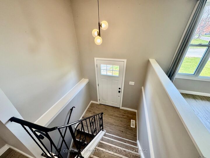 Property Photo: 356 Owens Crescent ON K7M 8H8