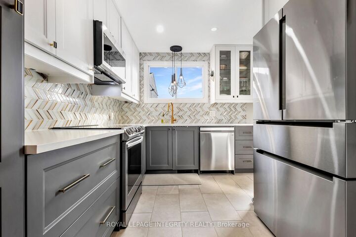 Property Photo:  11 Glencoe Street  ON K2H 8S5 