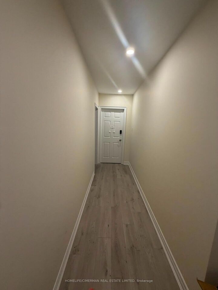 Property Photo:  92 Alexis Boulevard Basement Unit 1  ON M3H 2P7 