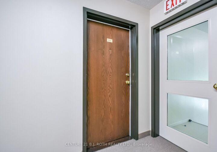 Property Photo:  163 Edgehill Drive D11  ON L4N 1L9 