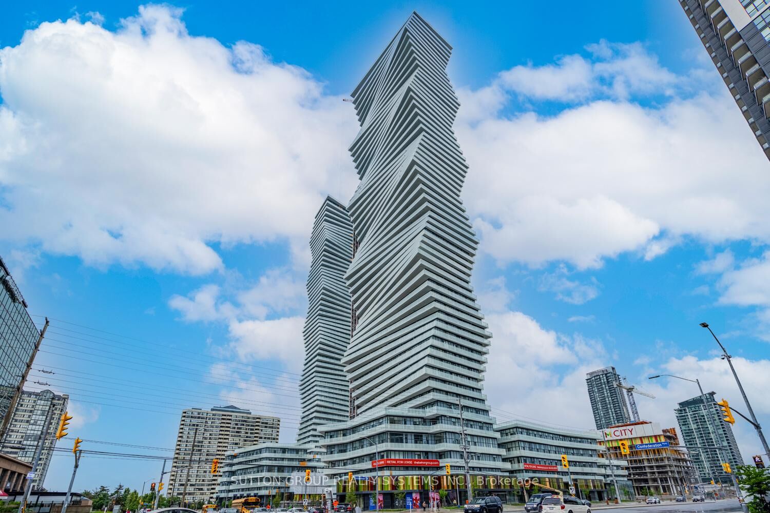 Property Photo:  3900 Confederation Parkway 1307  ON L5B 0M3 