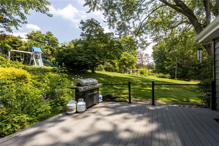 Property Photo: 519 Gas Valley Rd PA 15043