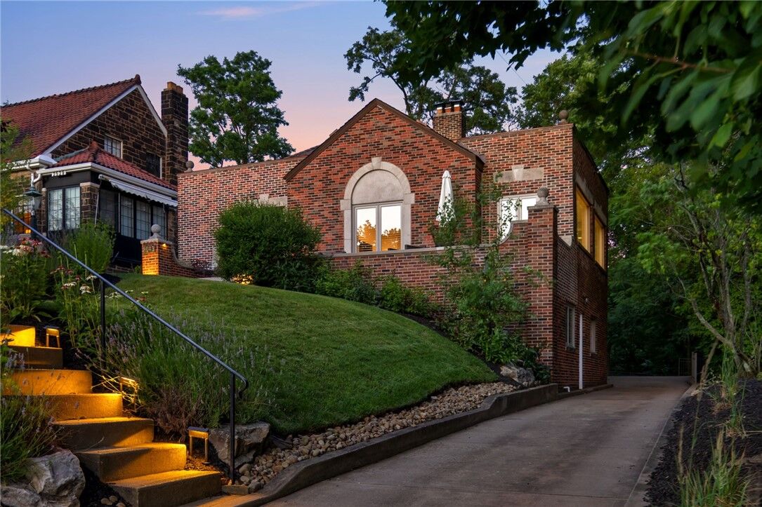 Property Photo:  2543 Beechwood Blvd  PA 15217 